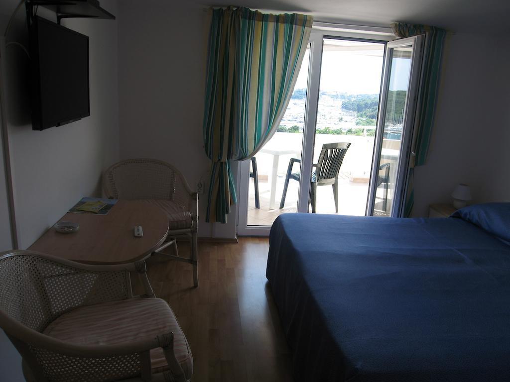 Guest House Zimmer F1 Пула Экстерьер фото